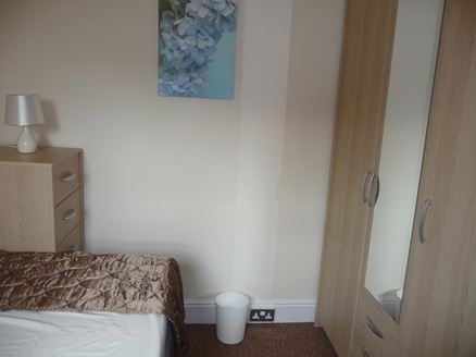 Oundle Road, Room 5